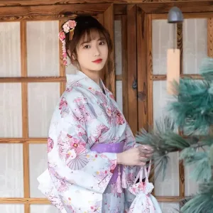 Kimono Japonais Femme Kawaii 'komotori'
